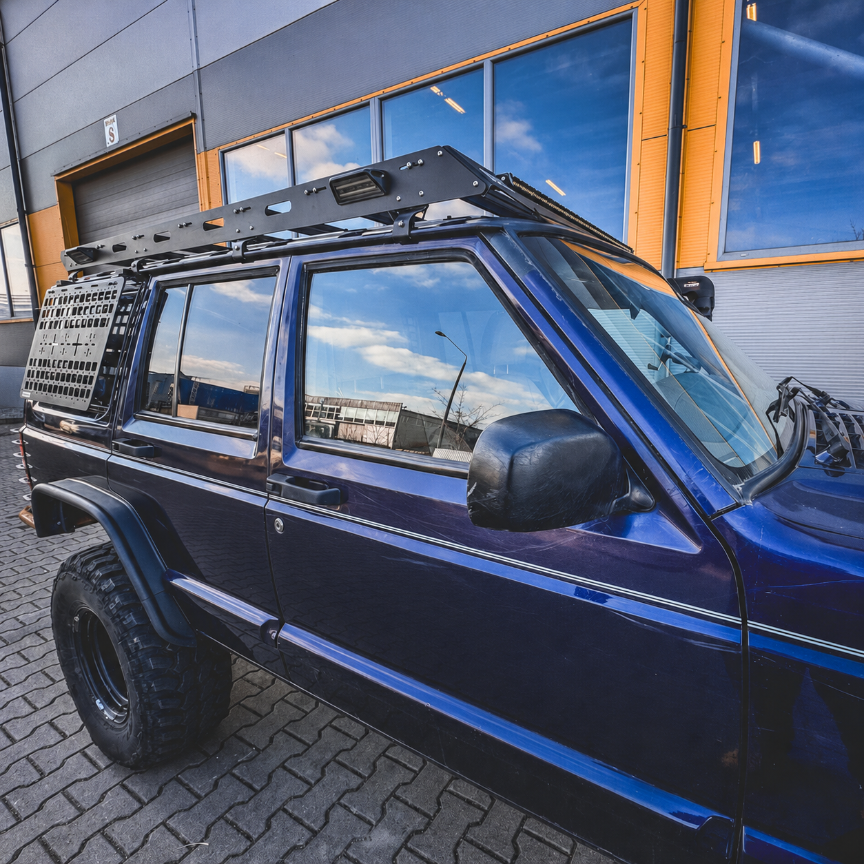Low-Profile Roof Rack for Jeep Cherokee XJ