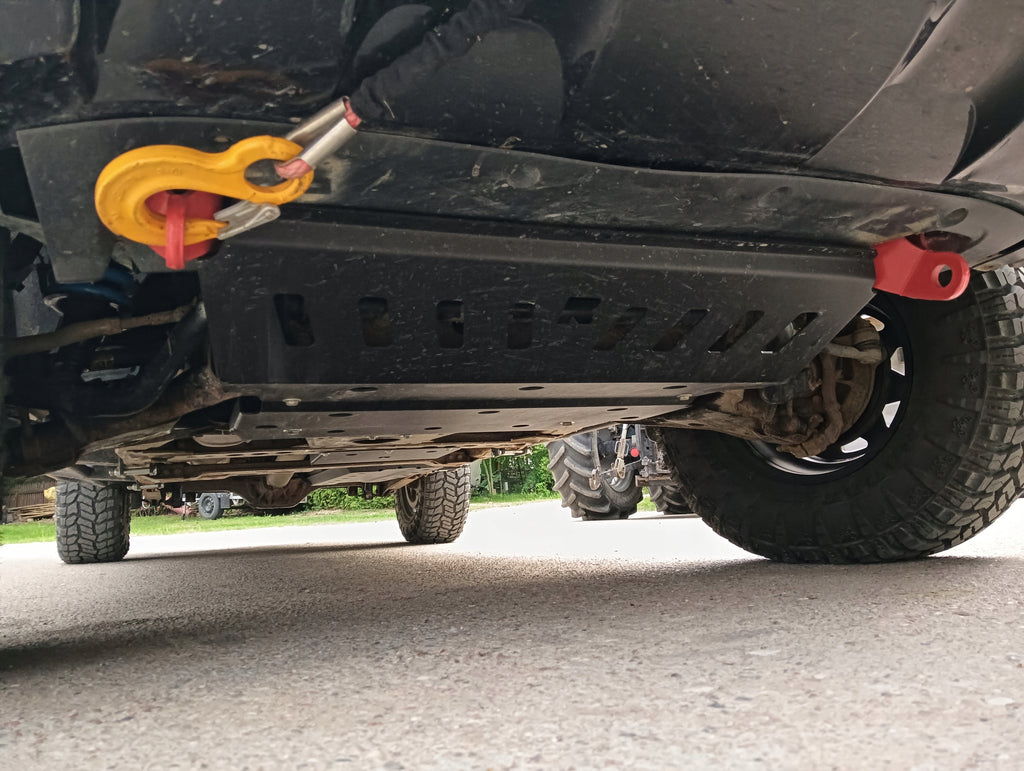 Bergeösen / Schlepphaken (Satz) – Nissan Navara D23